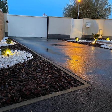 Paris House Vila Villejust Exterior foto