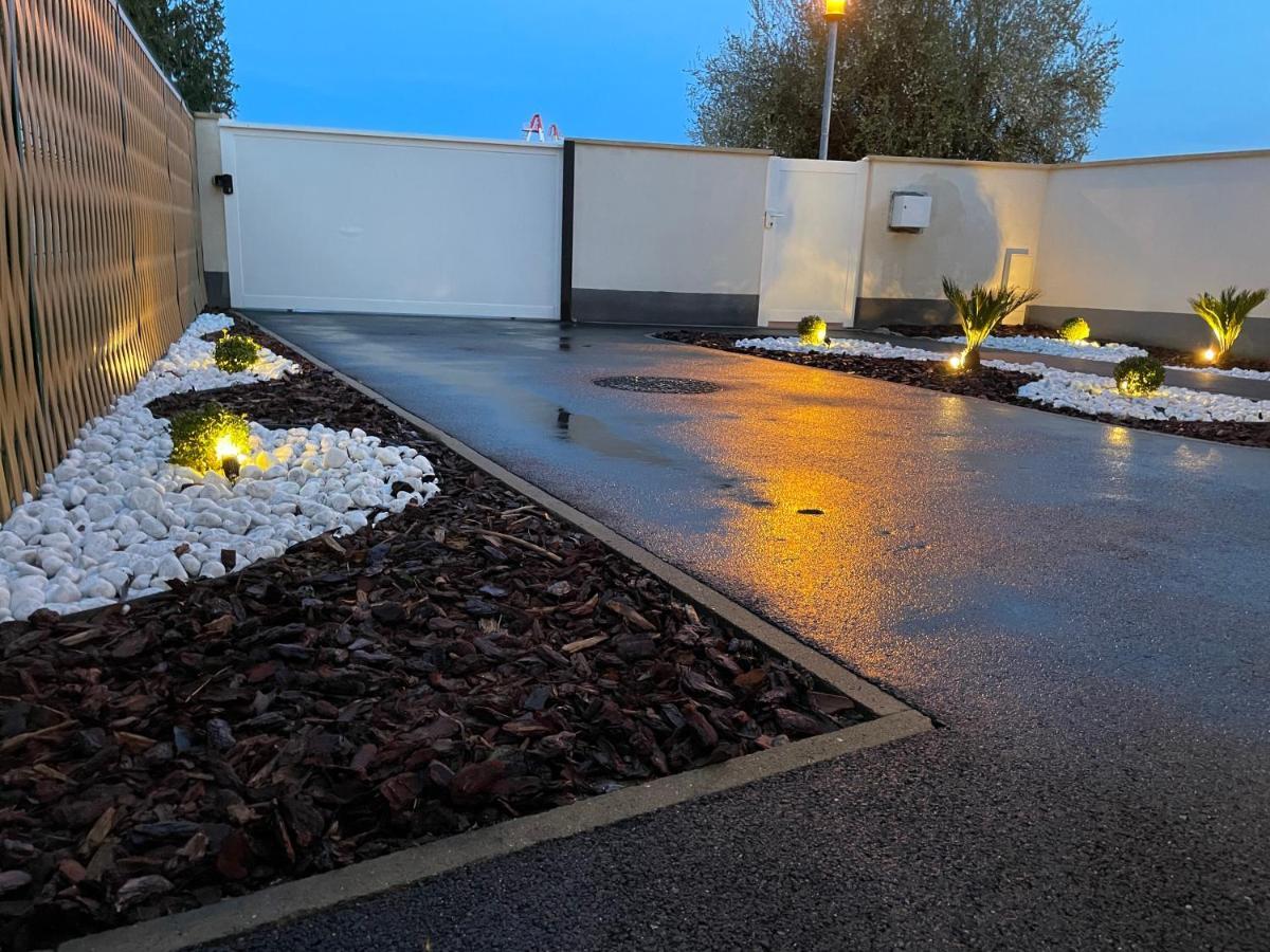 Paris House Vila Villejust Exterior foto